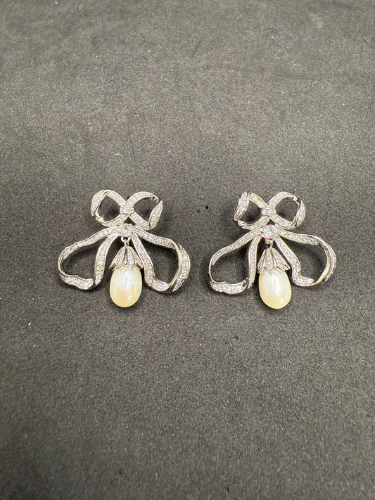 Elise Ribbon Pearl Earrings