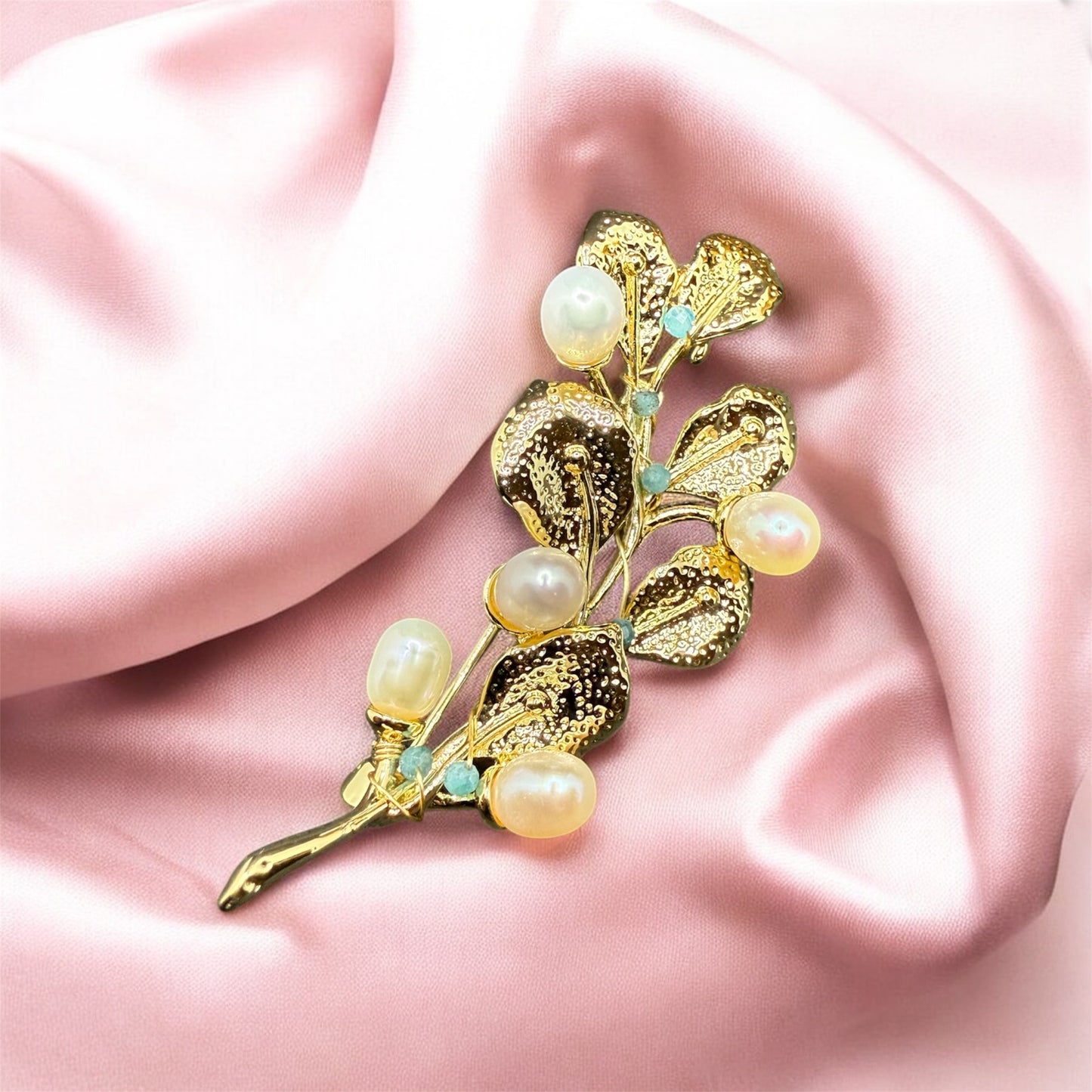 Broche inspirée des feuilles
