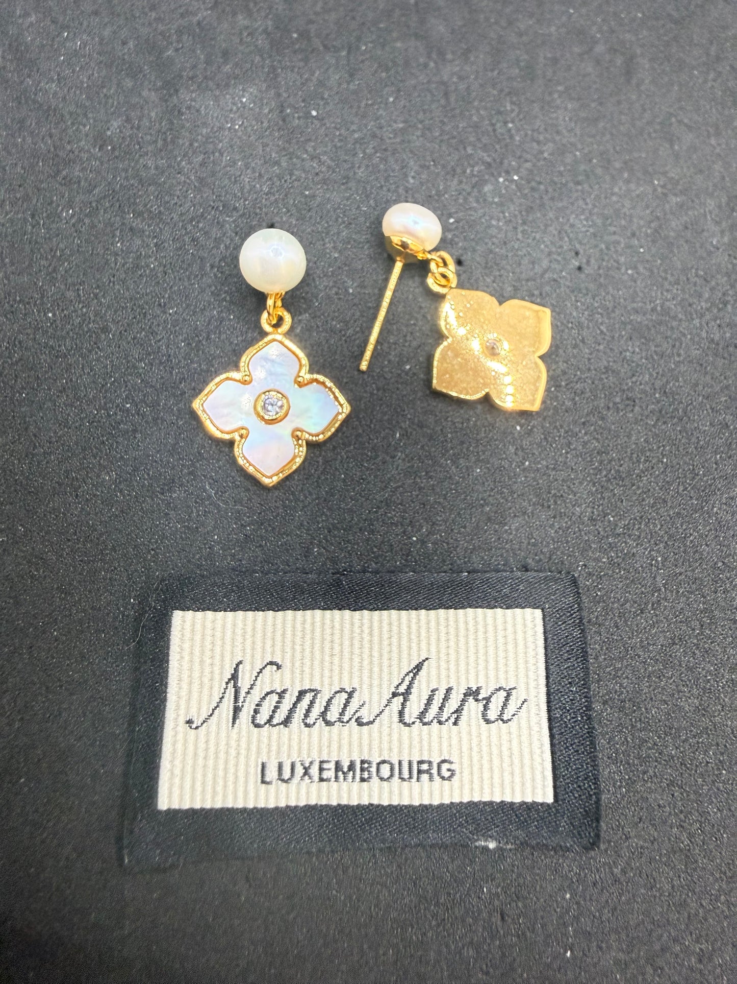 Boucles d'oreilles trèfle nacré éclatant