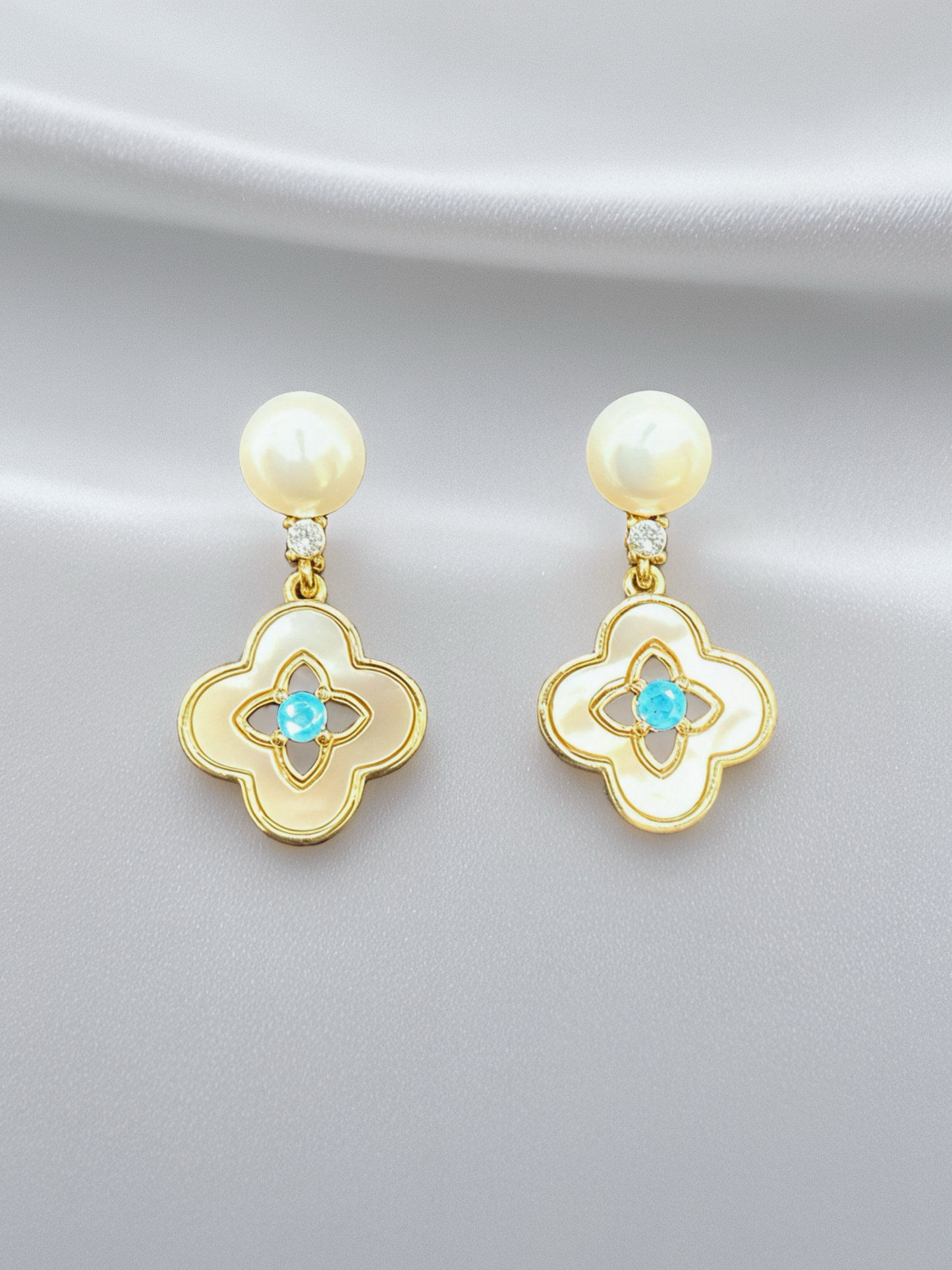 Azure Clover Pearl Earrings