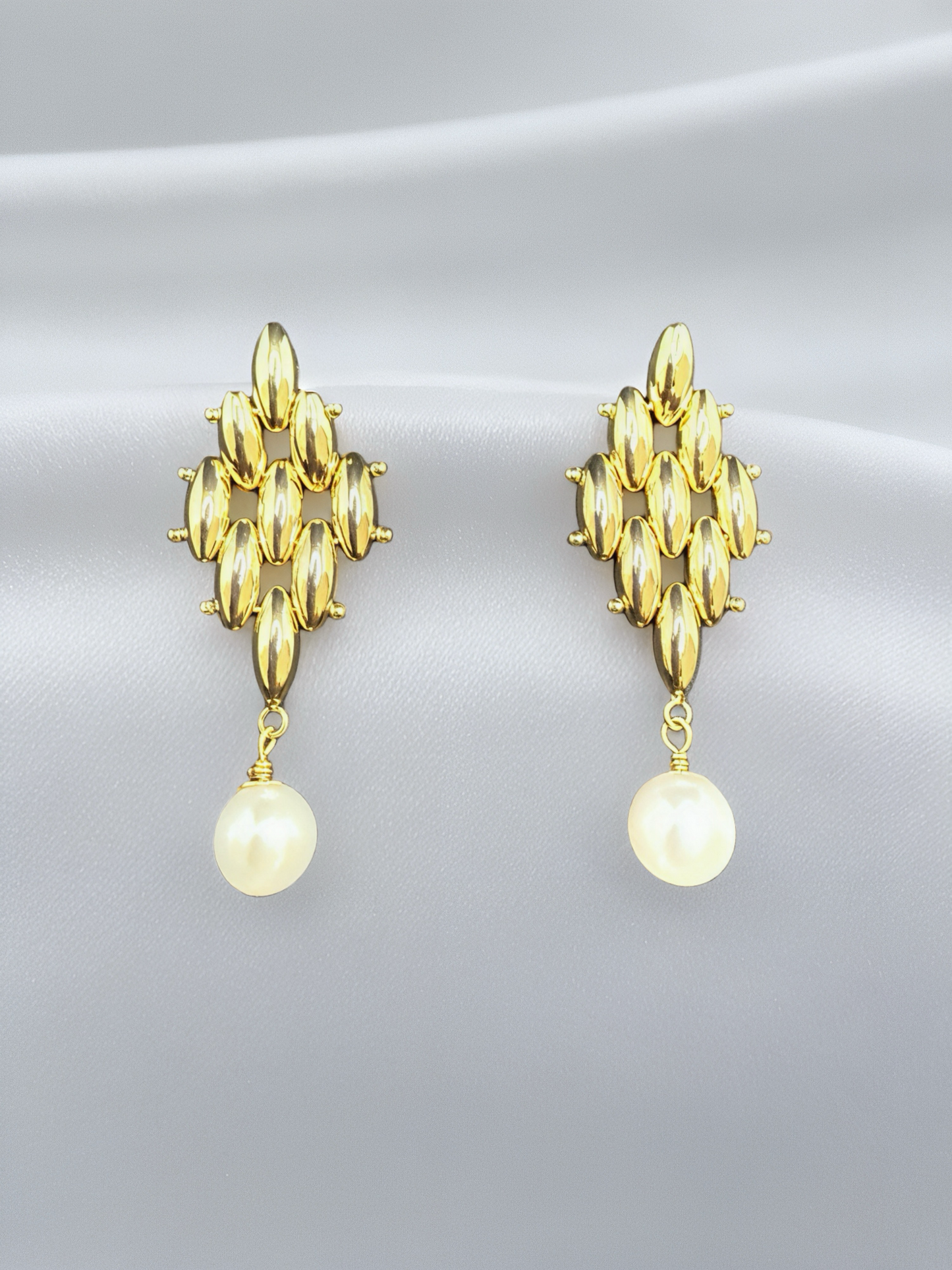 Boucles d'oreilles Elara perles pendantes