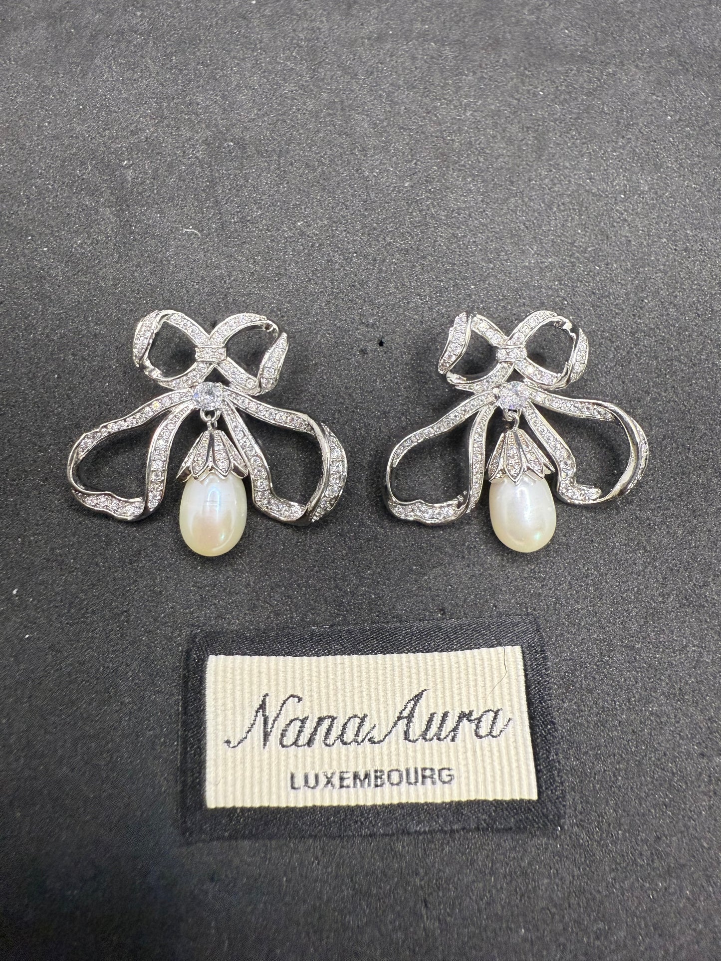 Elise Ribbon Pearl Earrings
