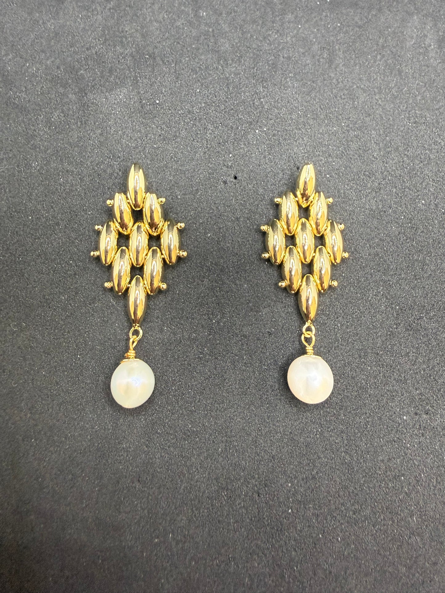 Boucles d'oreilles Elara perles pendantes