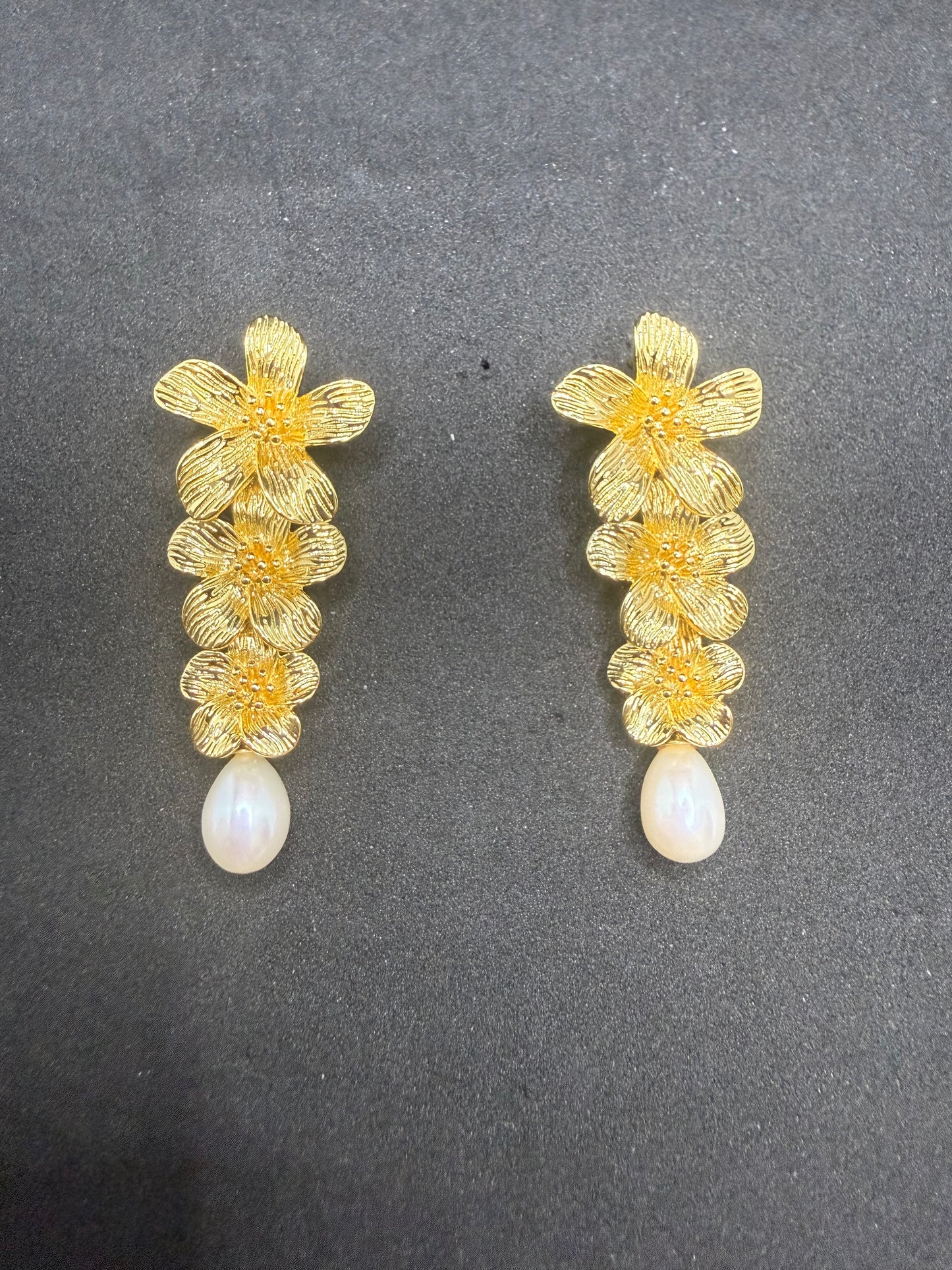 Elowen Floral Earrings