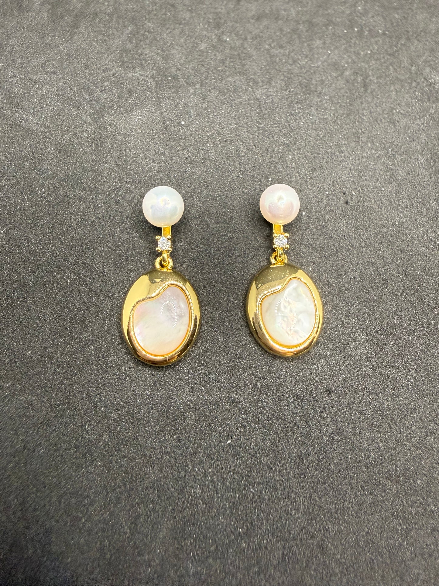 Aurélie Oval Earrings