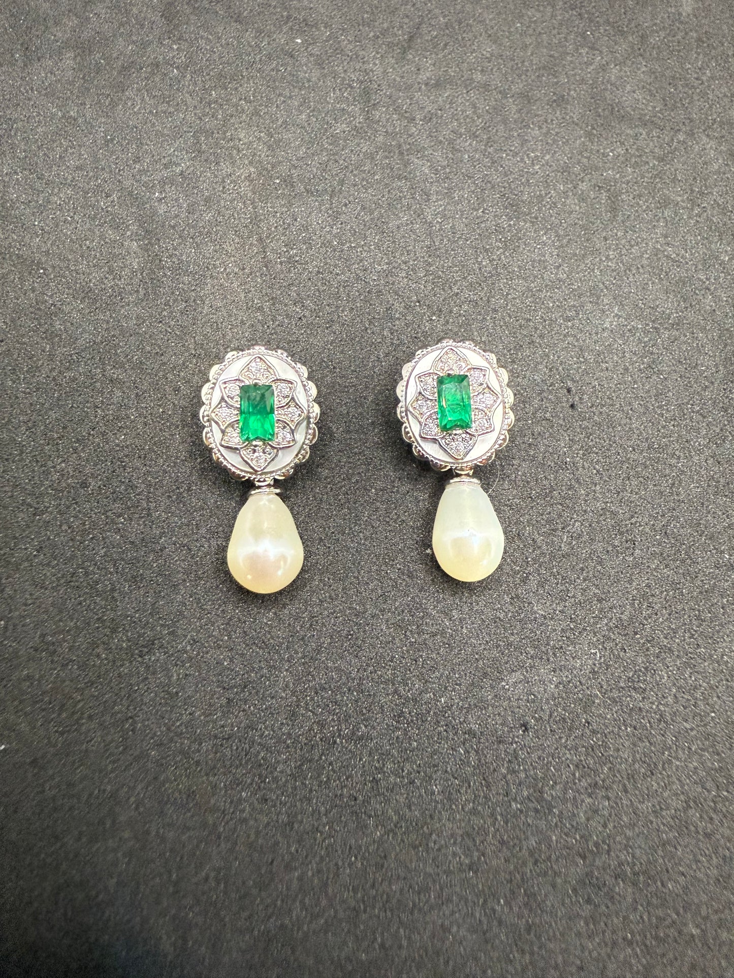 Elowen Dewdrop Earrings