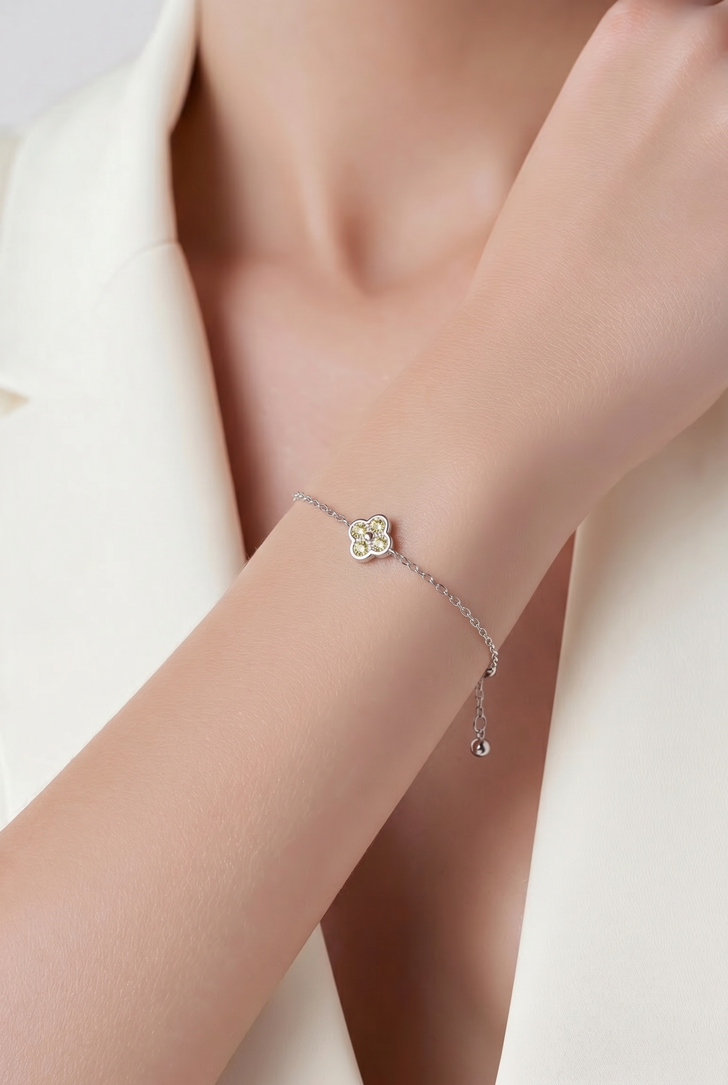 Rubyne Single Clover Bracelet