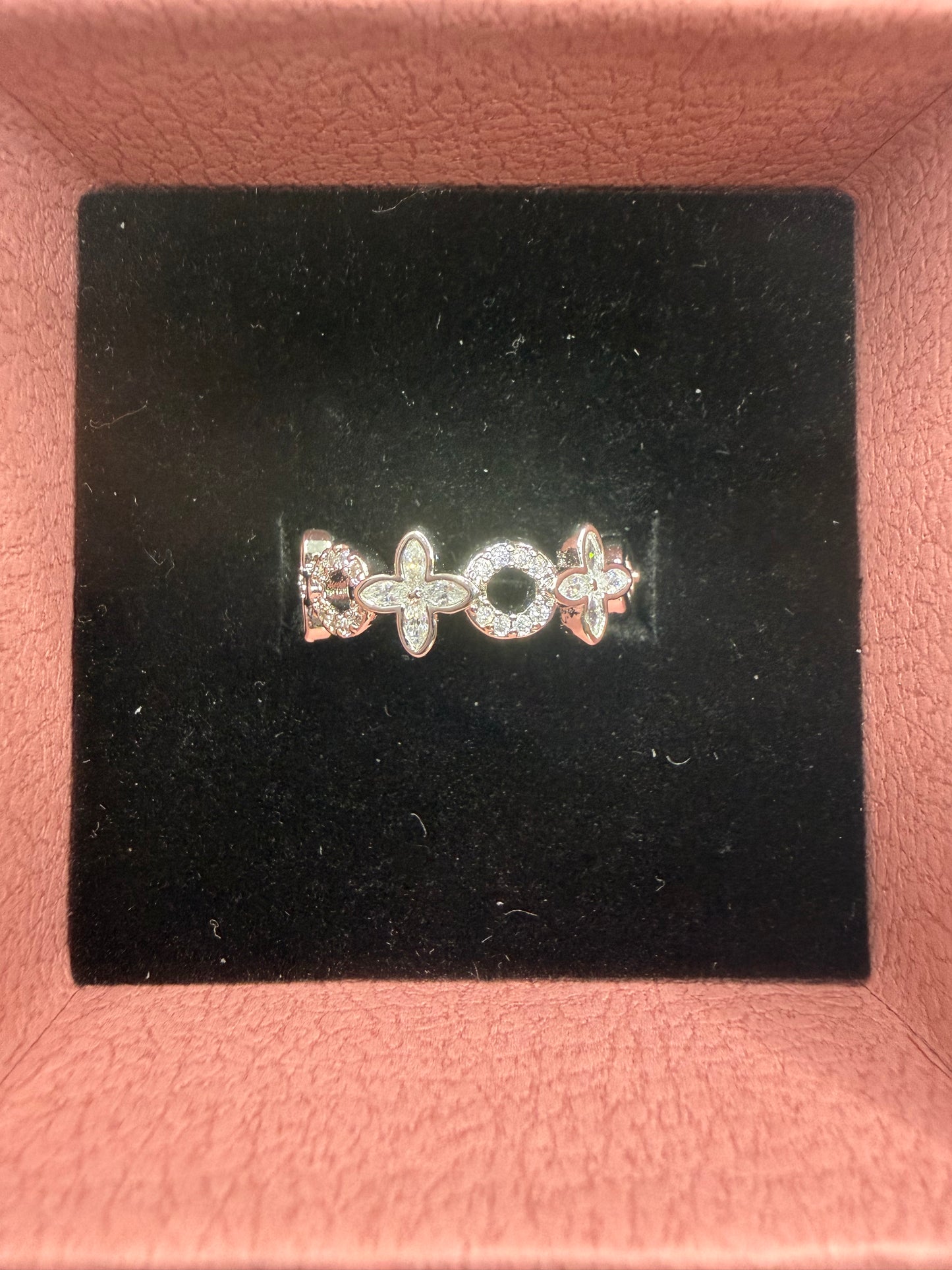 Clover Spark Ring