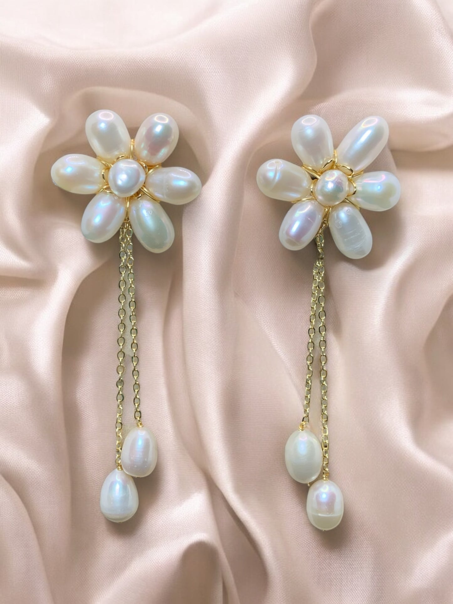 Pearl Blossom Elegance Earring