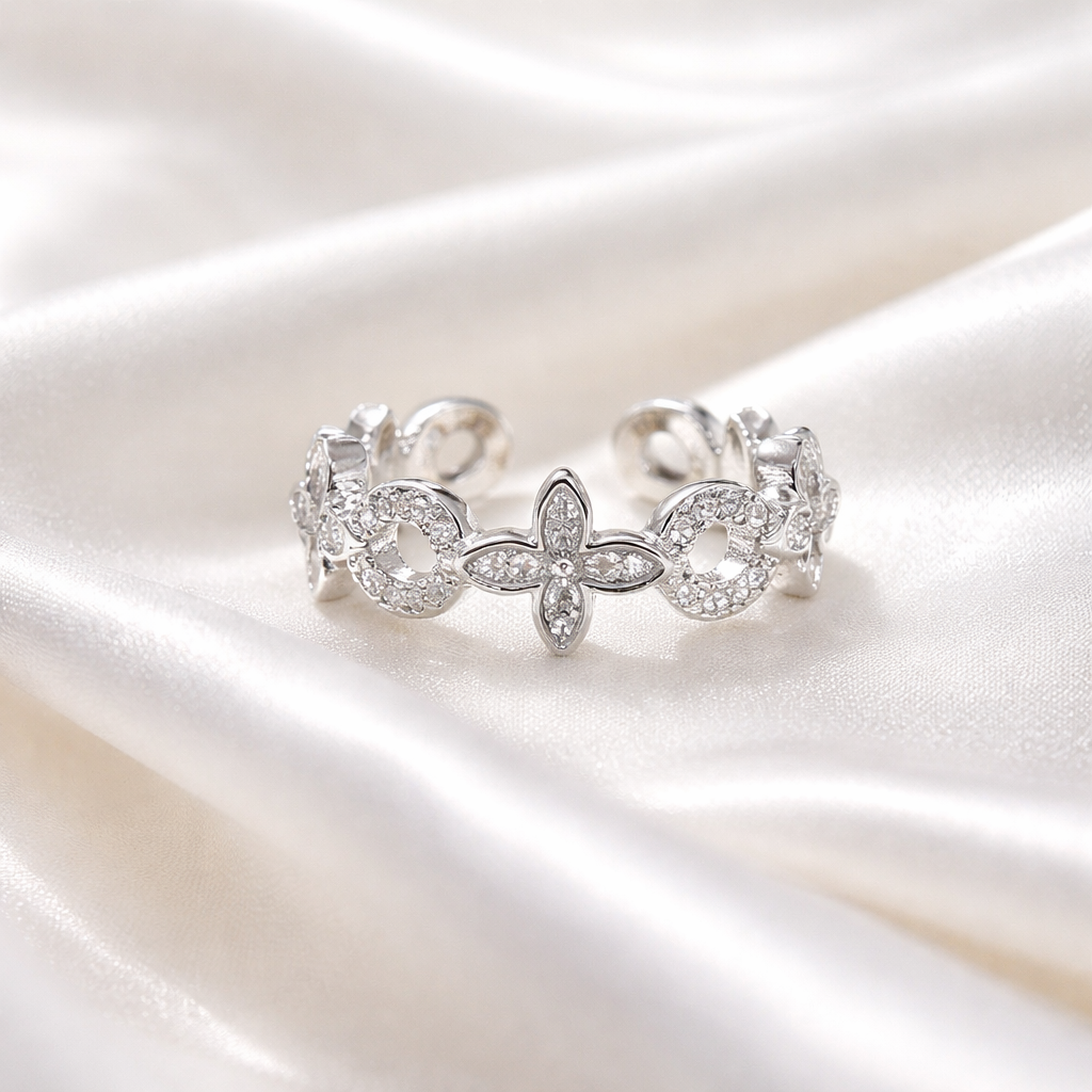 Clover Spark Ring