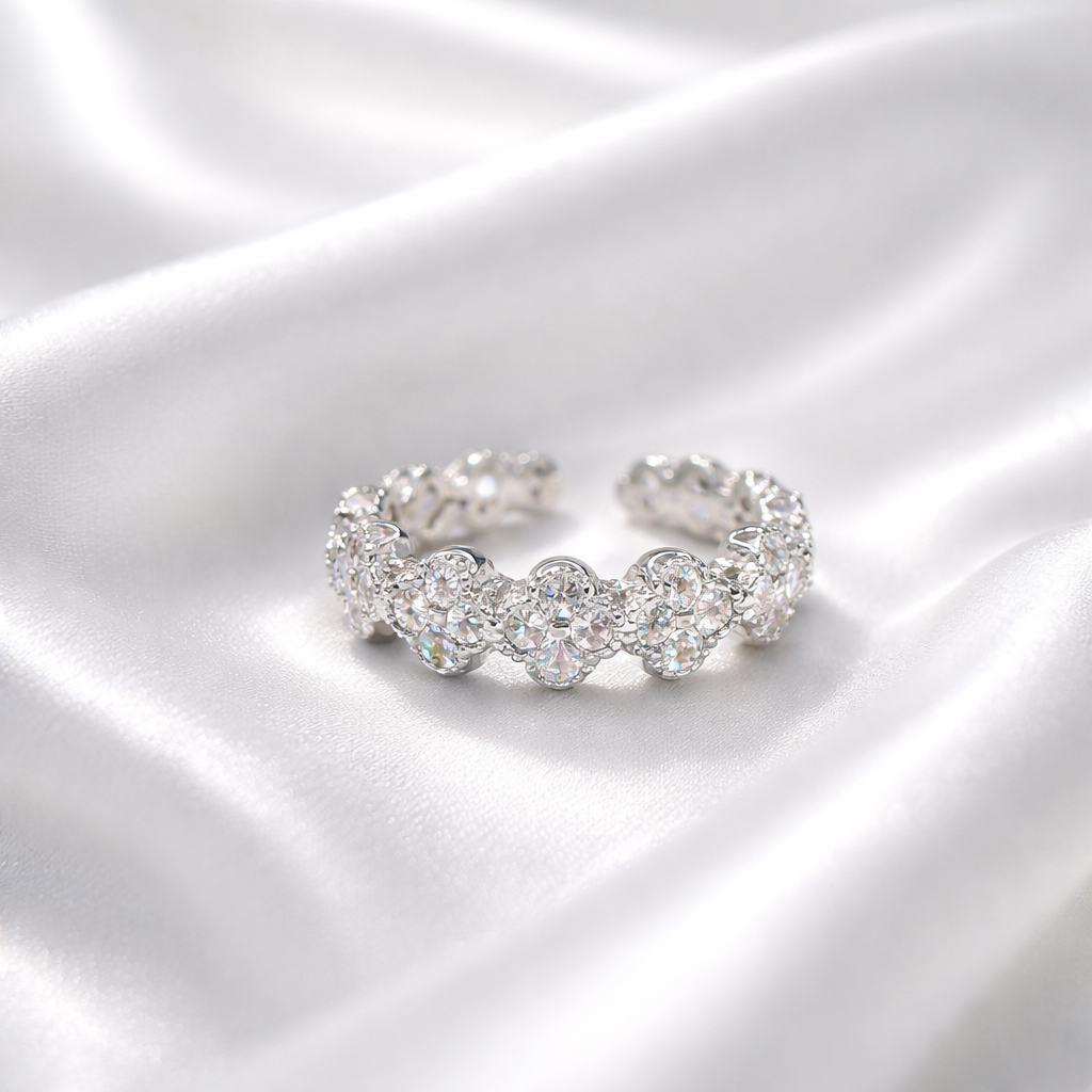 Bague pavée trèfle